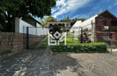 Casa para Aluguel no Tristeza, Porto Alegre – 3 quartos (1 suíte), mobiliada com lareira e 311 m²