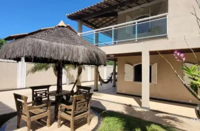 Residência Espaçosa e Sofisticada em Localização Privilegiada