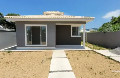 Casa com 3 quartos à venda na Rua Cinquenta e Cinco, Lote 40, Jardim Atlântico Central (Itaipuaçu), Maricá, 89 m2 por R$ 560.000