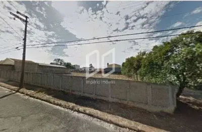 Terreno à venda na Avenida José Cezarini, Jardim Ártico, Araraquara