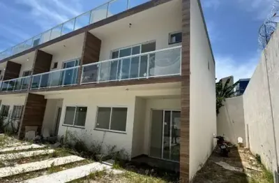 Casa triplex 3/4 em bairro nobre de lauro de freitas.