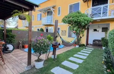 Casa duplex com entrada individual em condomínio – ipitanga