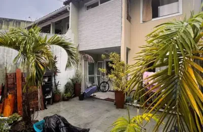 Casa 3/4 individual próximo ao parque shopping em lauro de freitas.