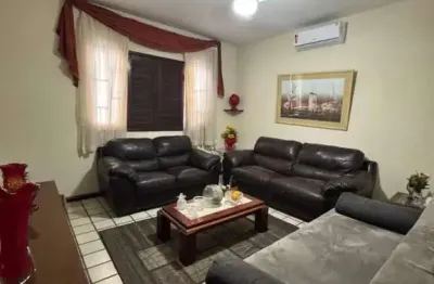 Casa estilo colonial com 700m2 de terreno na praia do Flamengo / Ipitanga - 200m da orla