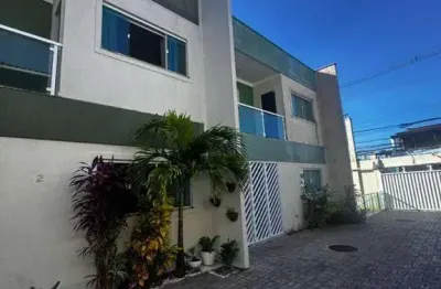 Casa Triplex á Venda com 3 suítes na Avenida Amarílio Thiago.