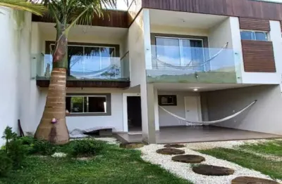 Imperdível sobrado  à venda em balneário camboriú-sc, bairro praia dos amores: 3 quartos, 3 suítes, 3 salas, 4 banheiros, 2 vagas, 190m²!