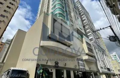 Magnífico apartamento de luxo à venda em itapema-sc, meia praia: 4 suítes, 3 salas, 2 vagas de garagem, 200m².
