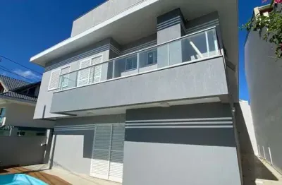 Casa de luxo à venda em meia praia, navegantes-sc: 7 quartos, 5 suítes, 3 salas, 6 banheiros, 4 vagas de garagem, 425m²