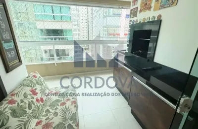 Apartamento à venda em itapema-sc, meia praia: 3 quartos, 1 suíte, 2 salas, 2 vagas de garagem, 140m² de área. venha conhecer!