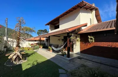 Casa com três quartos à venda, 239 m² por r$ 1.400.000 - comary - teresópolis/rj