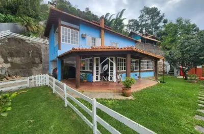 Casa de Alto Padrão no Golf – 5 Quartos | Lazer Completo 970 mil
