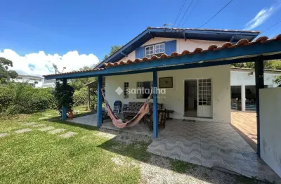 Casa com 3 quartos para alugar na Rua Tereza Lopes, 57, Campeche, Florianópolis por R$ 7.500
