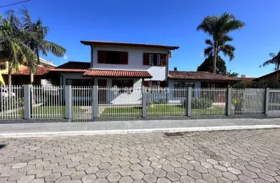 Casa com 3 quartos à venda na Servidão Walter Henrique Leopoldo Hoeschl, 205, Ribeirão da Ilha, Florianópolis por R$ 1.800.000