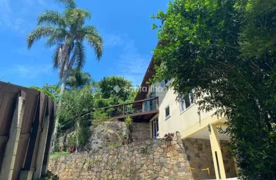 Casa com 3 quartos à venda na Rua Laurindo Januário da Silveira, 5198, Lagoa da Conceição, Florianópolis por R$ 2.200.000