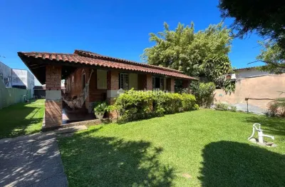 Casa comercial para alugar na Avenida Pequeno Príncipe, 2011, Campeche, Florianópolis por R$ 23.000