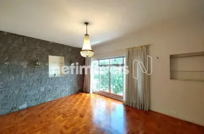 Casa com 3 quartos para alugar na Rua Patápio Silva, 104, Jardim das Bandeiras, São Paulo