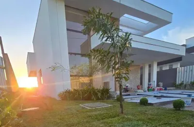 Casa de Alto Padrão no Condomínio Alphaville Campos – 163m², 3 Quartos, Suíte Master, Área Gourmet