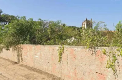 Terreno de 300m² no village com ótima localização e preço imperdível – ideal para construir ou inve