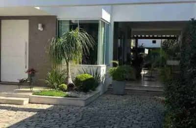 Casa linear em condomínio fechado com 3 quartos, sendo 1 suíte – 226m² | village dos goytacazes – c