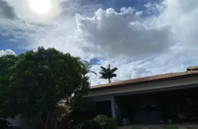 Casa linear em condomínio com 4 quartos, lazer completo e 720m² de terreno - condomínio sonho doura