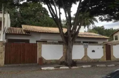 Casa à venda no horto com 3 quartos, sendo 1 suíte, ampla, confortável e com jardim privativo - cam