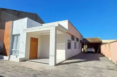 Casa à venda com 3 quartos (sendo 1 suíte com closet), poucos metros das avenidas arthur bernardes