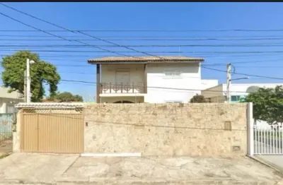 Casa à venda com 7 quartos, sendo 1 suíte - parque jóquei club, campos dos goytacazes, rj