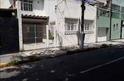 Casa à venda na rua 21 de abril com 4 quartos, sendo 1 suíte - campos dos goytacazes, rj