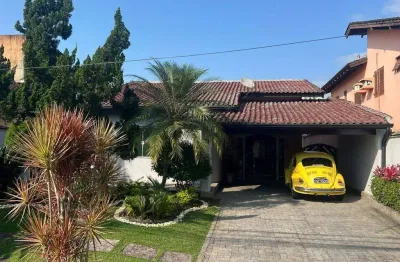 Casa em condomínio fechado com 3 quartos para alugar no Centro, Bertioga 