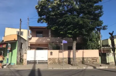 Casa à venda em nova brasília com 4 quartos, quintal e excelente localização. campos dos goytacazes