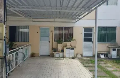Casa duplex , bem fresca , segura e confortável , para você e sua família. localizada no bairro do
