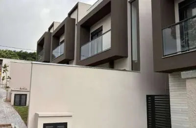 Sobrado à venda com 3 quartos, sendo 1 suíte - Granja Viana, Carapicuíba, SP