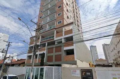 Apartamento semi-mobíliado no Centro para locação. Com  2 quartos, sendo 1 suíte. Campos dos Goytac