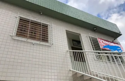 Casa Triplex à venda com 4 quartos, sendo 1 suíte - Casa Amarela, Recife, PE