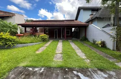 Casa para venda e locação com 3 quartos, sendo 1 suíte - Centro, Bertioga, SP