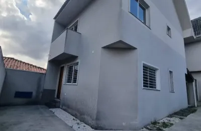 Casa com 3 quartos para alugar na Rua Rio Guaporé, 291, Bairro Alto, Curitiba