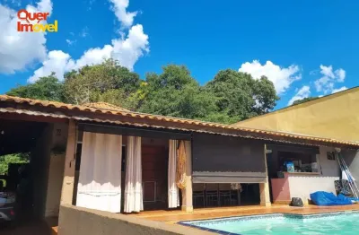 Chácara em Condomínio Portal dos Ipês - 3 quartos, 1 suíte, 5 vagas de garagem em Ribeirão Preto-SP  480m². Quer Imóvel Negócios Imobiliários.