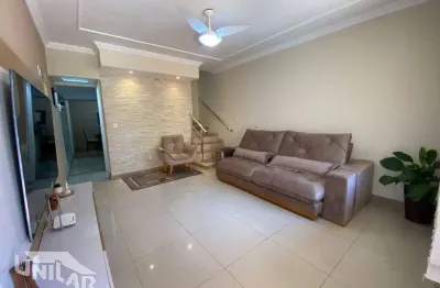 Casa à venda localizado no bairro de fátima - barra do piraí - rj.