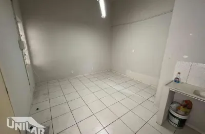 Kitnet com 1 dormitório para alugar, 49 m² por r$ 650,00/mês - aterrado - volta redonda/rj