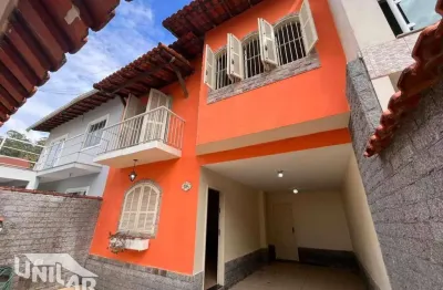Casa à venda no Jardim Belvedere, localização privilegiada, próxima ao centro da cidade de Volta Redonda, em bairro essencialmente residencial e exclu