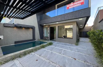 Triplex  de alto padrão em praia de leste pertinho do mar, venha conferir!