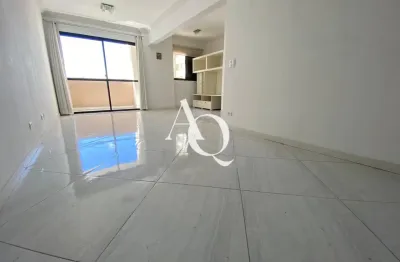 Ótimo apartamento de 2 quartos com sacada no Bosque da Saúde !