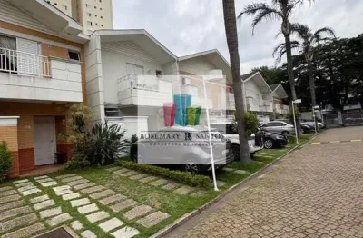 Linda casa no Condomínio Flora Park, Rua Moliere, 3 dorms, 1 suíte, 2 vagas