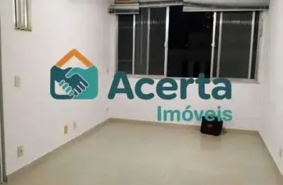 Apartamento à venda na Rua das Laranjeiras, Laranjeiras, Rio de Janeiro