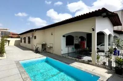 Casa com 4 quartos à venda na Rua Aldebara, 43, Recanto dos Vinhais, São Luís