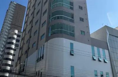 Apartamento com 3 quartos à venda na Rua 224, 10, Meia Praia, Itapema