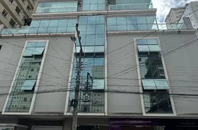 Apartamento com 4 quartos à venda na Rua 236, 530, Meia Praia, Itapema