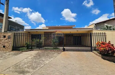 Casa Térrea no Jardim Pagliato – 192m² com Quintal e 3 quartos