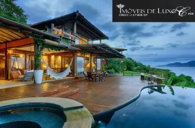 Casa de alto padrão com vista para o mar e piscina aquecida em ilhabela
