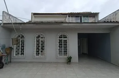Casa ampla 4 quartos com 3 vagas – excelente localização no bairro alto